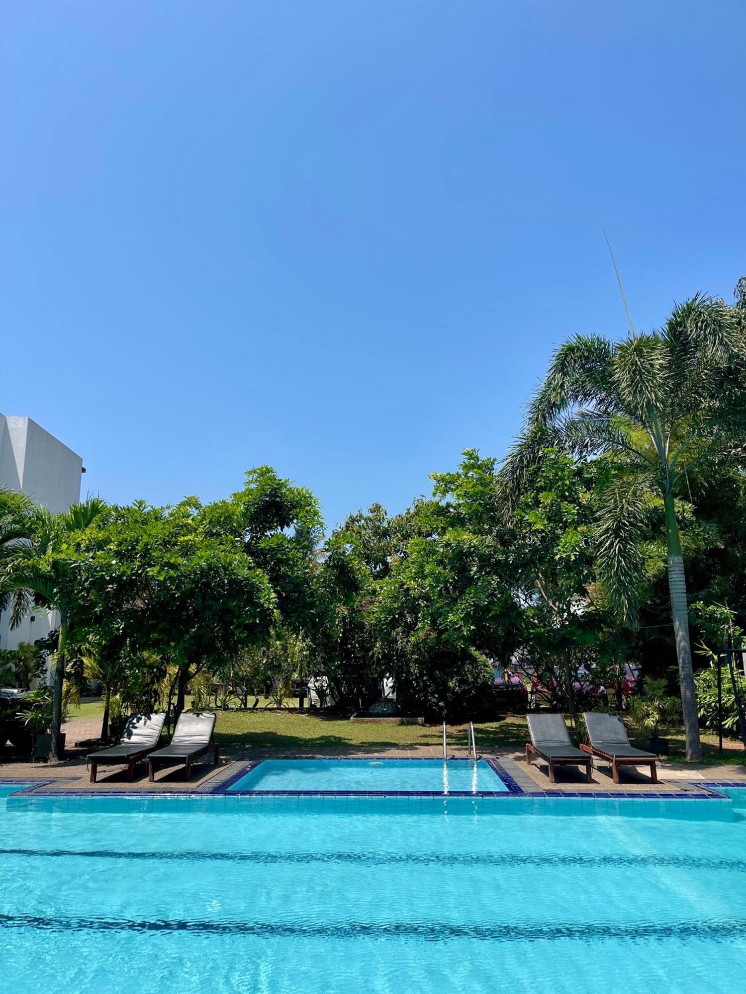 Olanro Hotel Негомбо Экстерьер фото