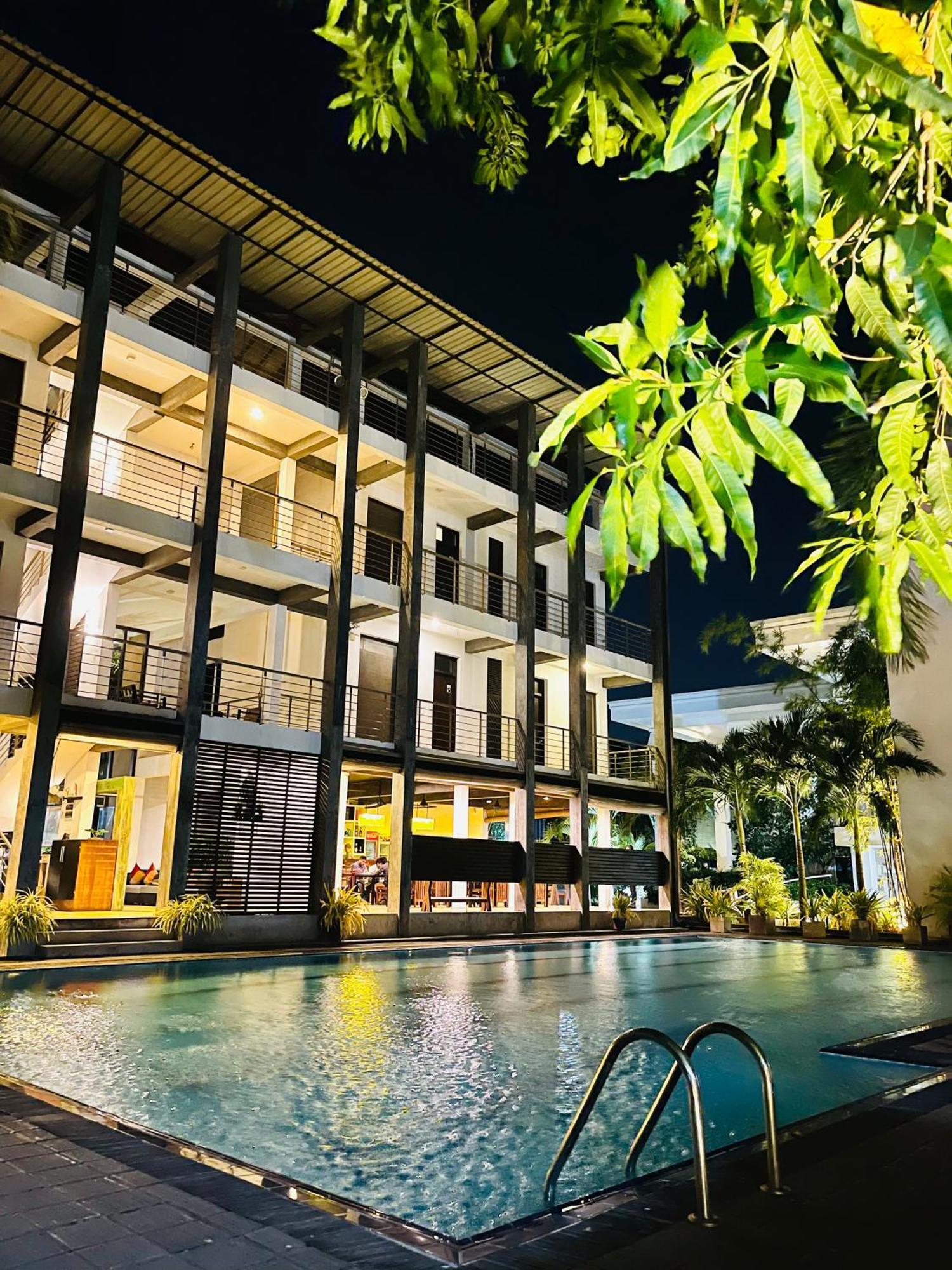 Olanro Hotel Негомбо Экстерьер фото