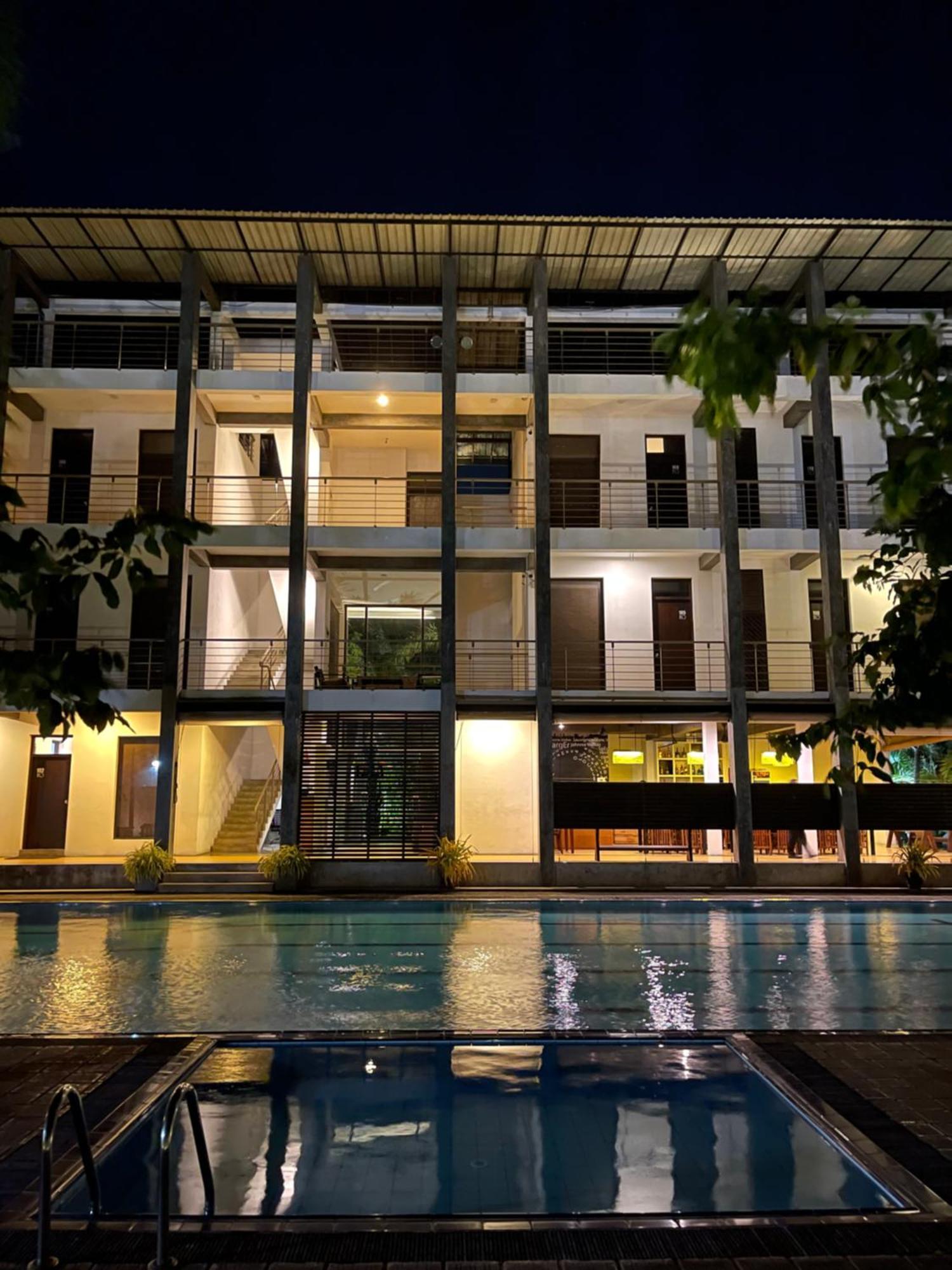 Olanro Hotel Негомбо Экстерьер фото