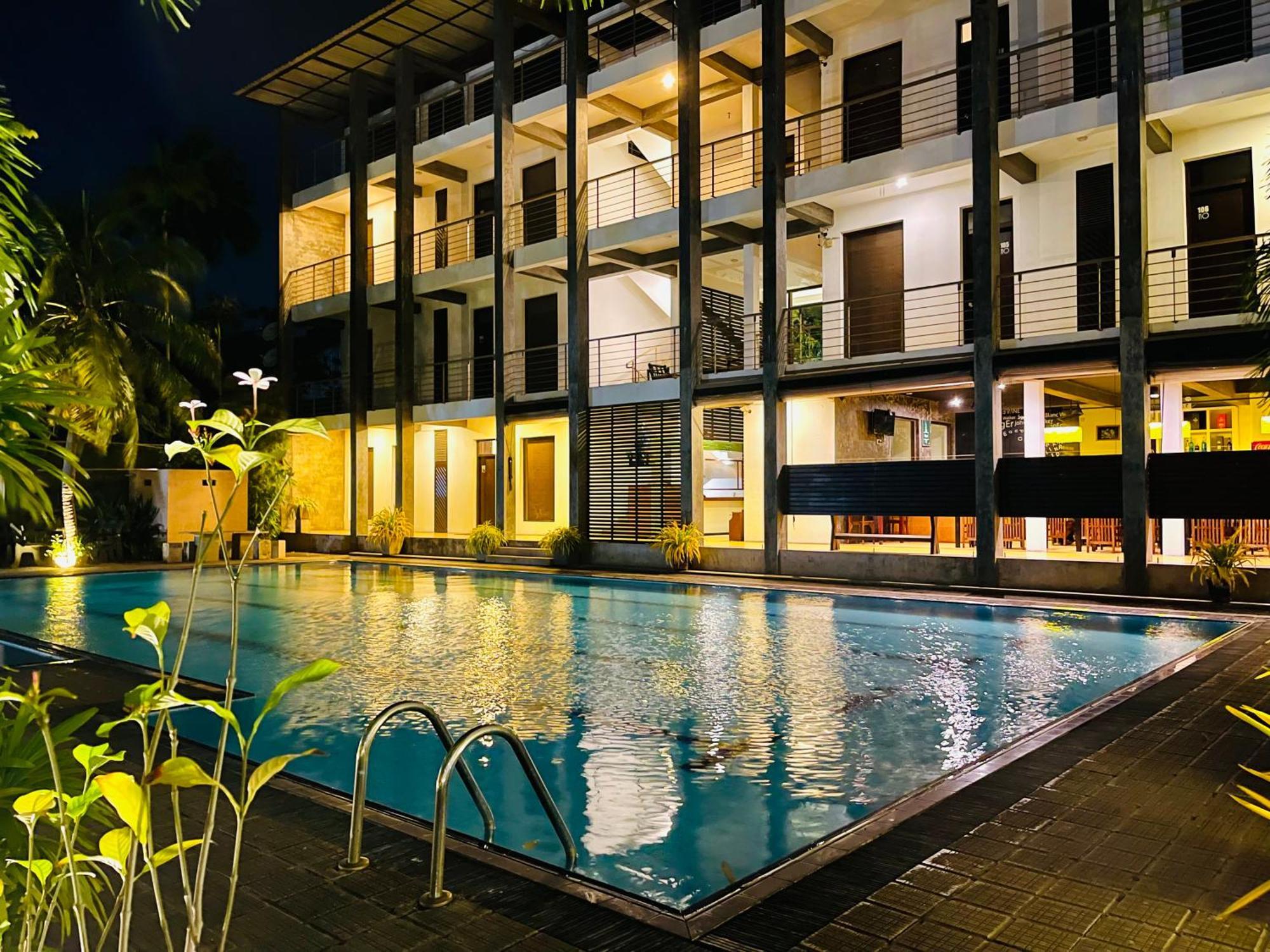 Olanro Hotel Негомбо Экстерьер фото