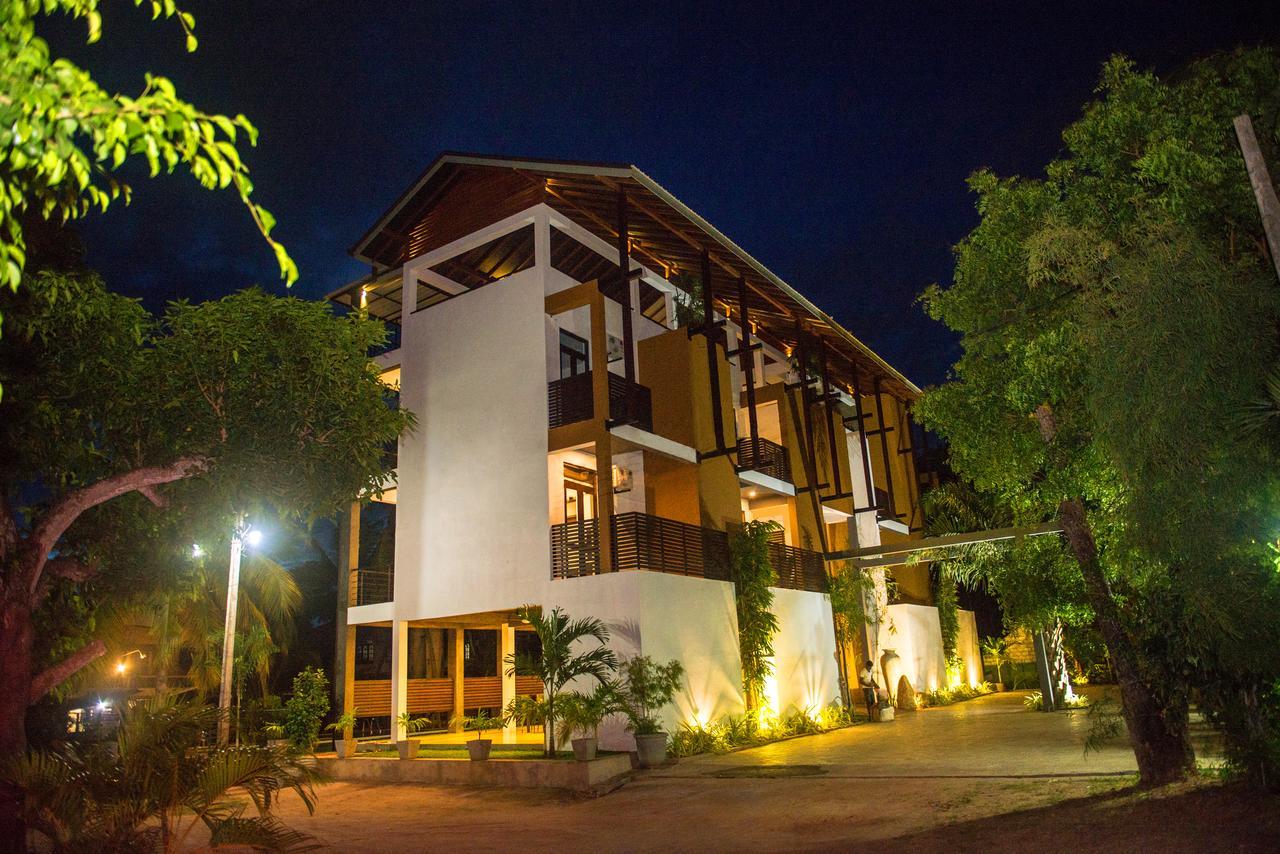 Olanro Hotel Негомбо Экстерьер фото